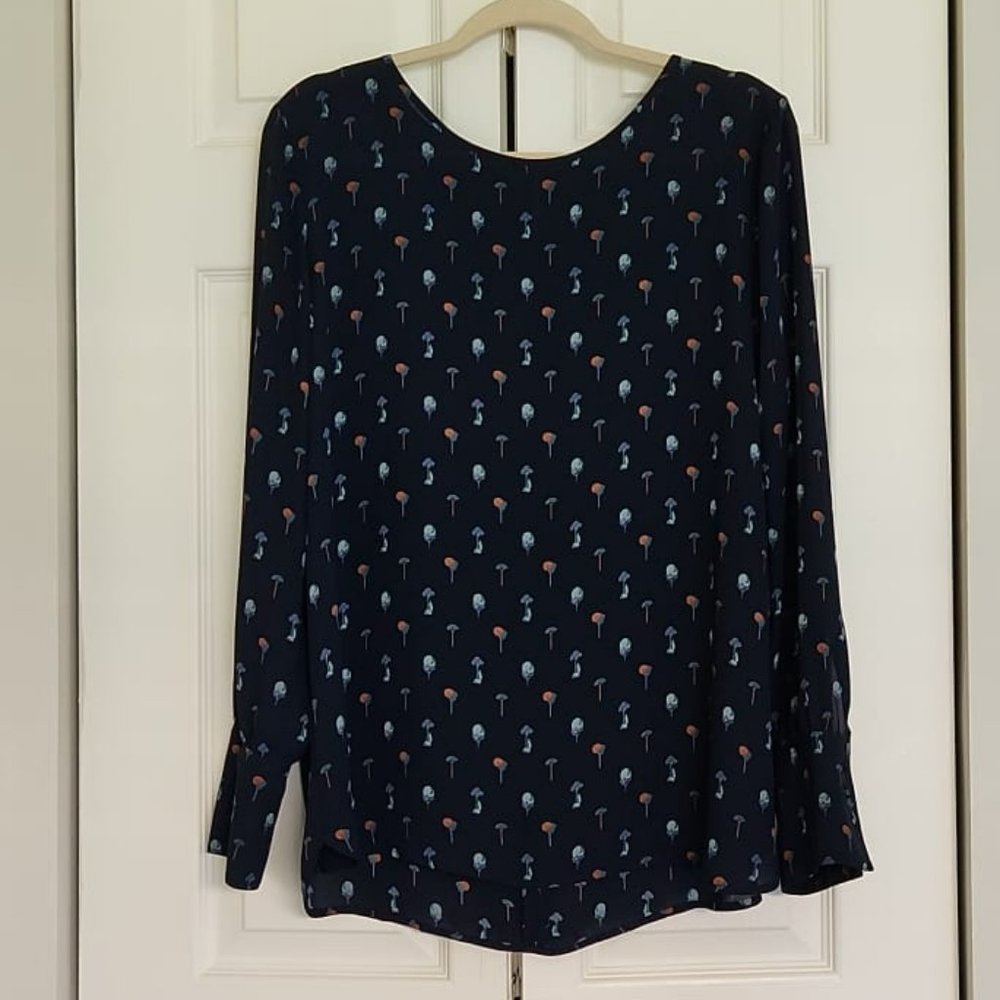 Ann Taylor blouse color navy size L